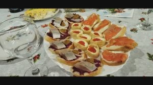 Жизнь на пенсии. Отмечаем Новый год. Первые всходы эустомы.