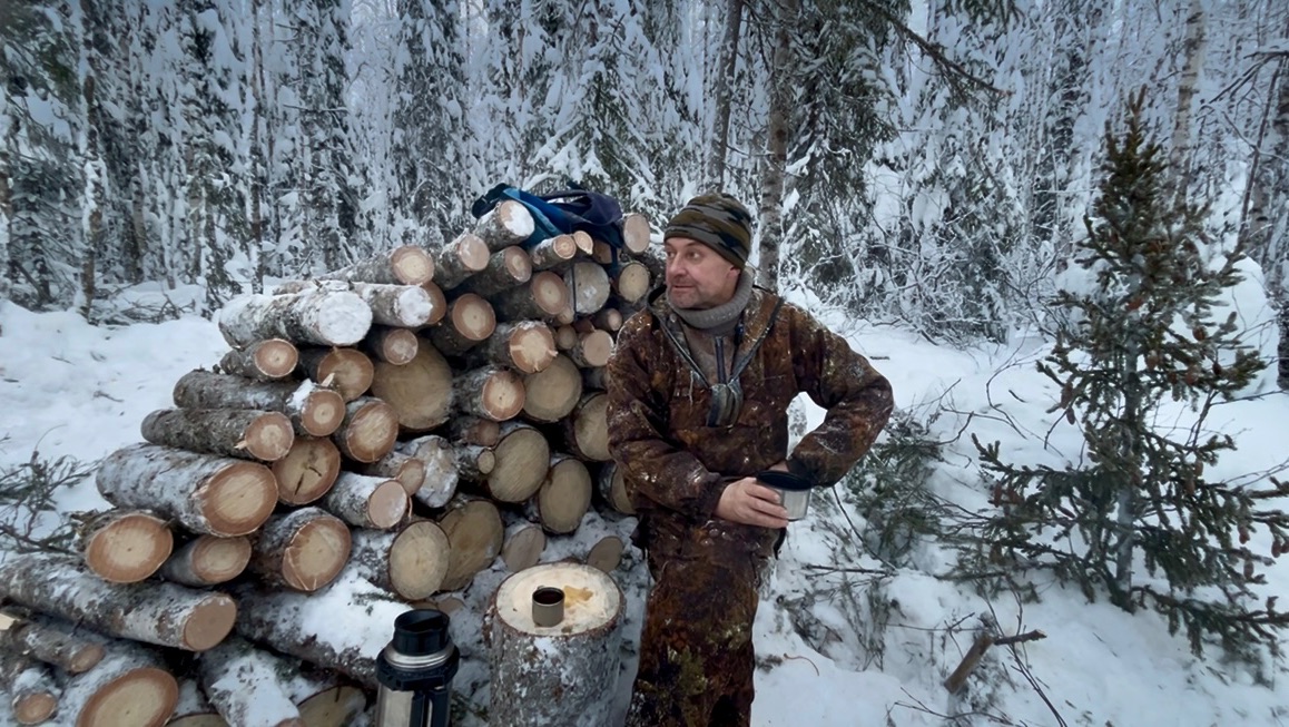Живем в тайге. Заготовка дров на зиму. Деревенские будни. смотреть онлайн