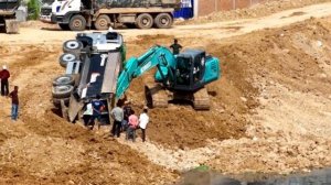 Невероятно! Осторожно обращайтесь с 25-тонным самосвалом, Возвращайтесь назад,