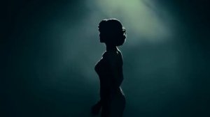 ОНА СИДЕЛА У ОКНА.mp4