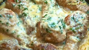 Так курицу мало кто готовит, а мы очень любим. Заливаю курицу молоком и получаю обалденное блюдо