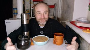 обед с Рыжулей. кашка Полтавская. Кот-саботажник. мукбанг. обжор. еда на камеру. диета. шизофрения.