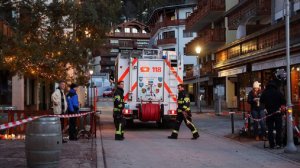 При пожаре на горнолыжном курорте Швейцарии более 20 человек получили ожоги 60%