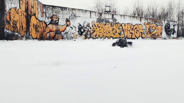 Снежное радиоуправляемое безумие в движении Crossrc Big Mustang 6WD EMO XL2 смотреть онлайн