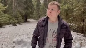 Пацаны участвуют в конкурсе Снеговиков.