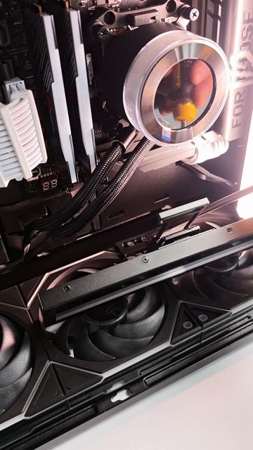 Как закрепить Lian Li 8.8″ экран в корпусе O11 Vision смотреть онлайн