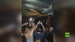 قبل لحظات من المأساة.. مشاهد جديدة توثق كيف بدأ حريق رأس السنة في حانة سويسرية