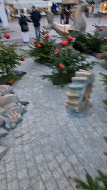 очень интересная Скульптура в центре города смотреть онлайн