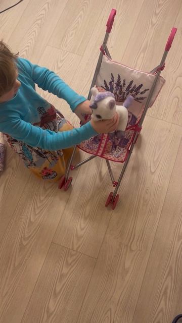 Сшили с дочкой простынку, одеяло и подушечку для игрушек 🧸