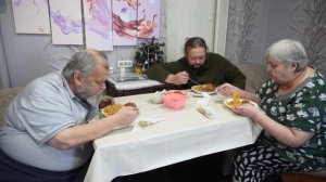 Вкусно кушаем в новогодние праздники в кругу семьи ПОДВАЛ ИЛЬИЧА жизнь в Сибири