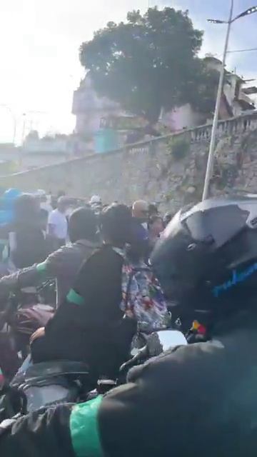 В Венесуэле на улицах появляется ополчение