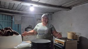 нахожу себе работу/ варю холодец/ курочки на продажу/