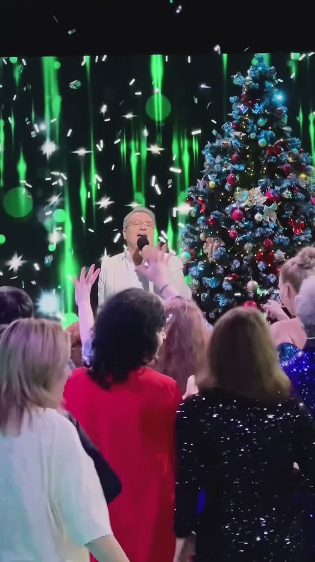 Ромашки в январе ❄️ Новогодняя Дискотека. Хиты 90-Хорошие Песни 🥂 Александр Добронравов #новыйгод смотреть онлайн