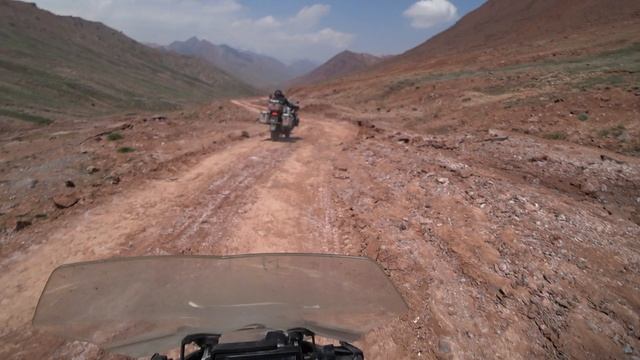 Нейтральная территория между Таджикистаном и Киргизией похожа на Марс смотреть онлайн