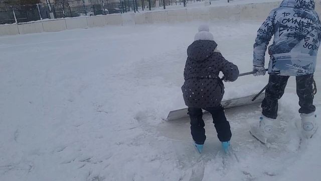 Кабы не было зимы, или трус не играет в хоккей, или забавы зимы 2026 смотреть онлайн