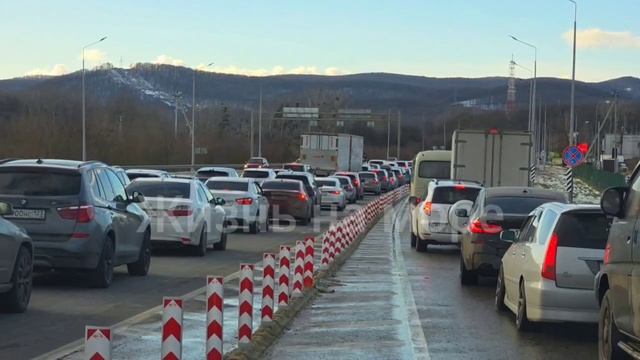 Новогодние столы опустели, все поехали на море. Горячий Ключ встал в праздничной пробке 😁 смотреть онлайн