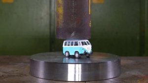 Гидравлический пресс против различных предметов