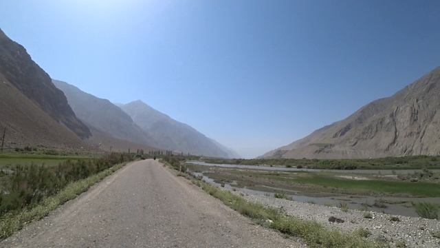 Горы рядом с Афганистаном и равнины смотреть онлайн