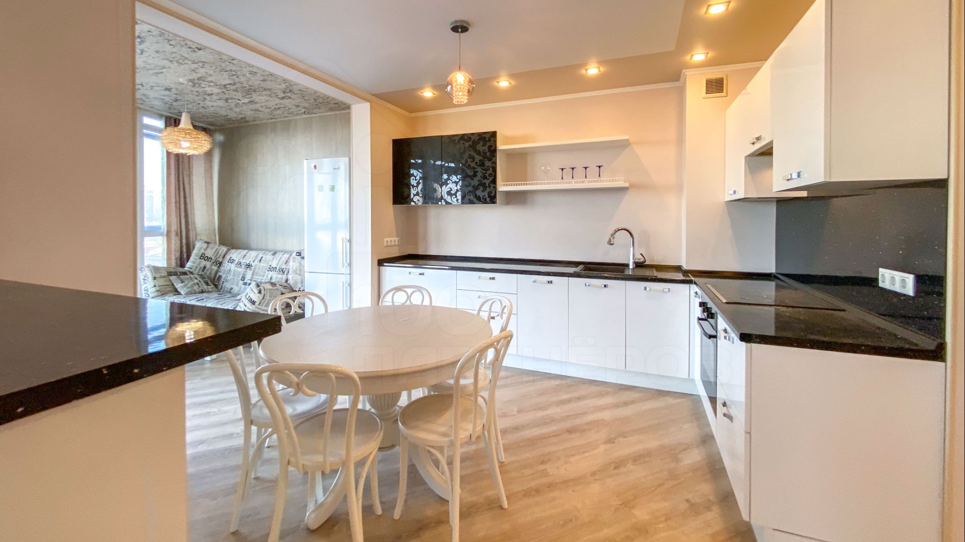 Обзор 2-к квартиры в аренду, ул. Декабрьских Событий 31 смотреть онлайн