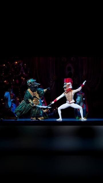 ЩЕЛКУНЧИК смотреть онлайн