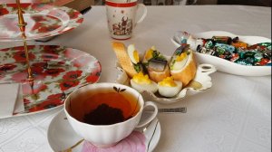 2 января🎄доедаем НОВОГОДНИЕ закуски🥪🍰зажгли у ёлки бенгальские огни💥