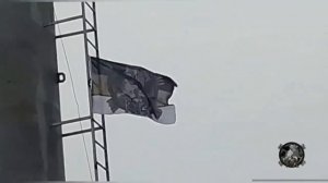 Наши бойцы подняли флаг над освобожденным н.п. Майское на северном охвате Константиновки.mp4