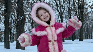 Пока меня не было дома , Дед Мороз принес еще один подарочек под елочку