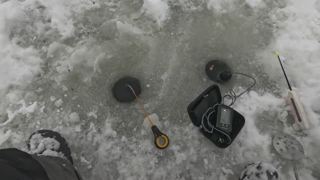 Рыбалка зимой со льда Дубна смотреть онлайн