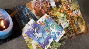 Уйти или остаться? Перспективы отношений 🔮 Таро расклад