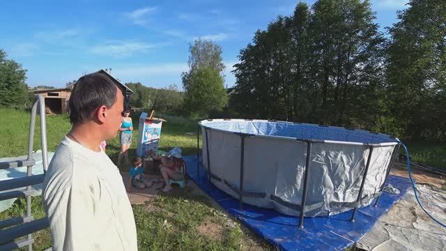 Сделали плащадку под большой бассейн, для первого раза неплохо вышло смотреть онлайн