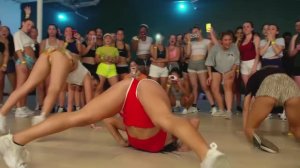 девочки трясут попой тверк 3 🔥 Это слишком горячо для 2026!