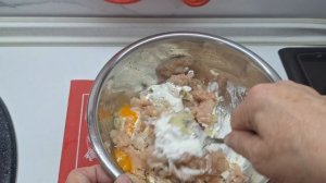 Рубленые котлеты из куриной грудки с геркулесовой мукой.