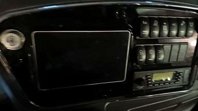 Экскаватор погрузчик LONKING 83 C. Кабина. 3 часть. 03.01.26 смотреть онлайн