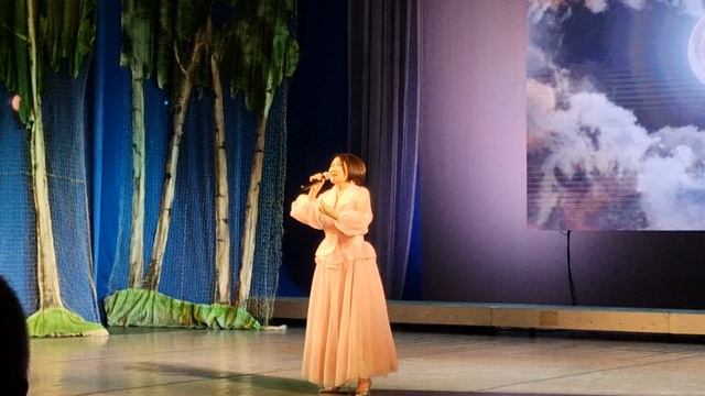 Саргылаана Бугулова исполняет песню "Түүҥҥү санаа" (Ночные думы) смотреть онлайн