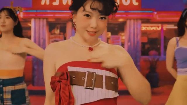 요요미(YOYOMI) - Dart(다트) MV смотреть онлайн