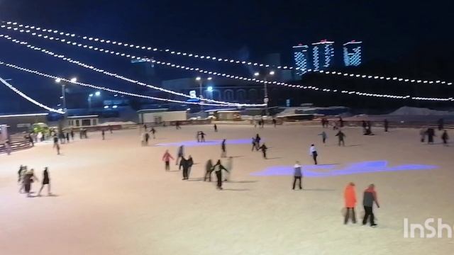 Вечерняя прогулка по Новогоднему парку в - 15' смотреть онлайн