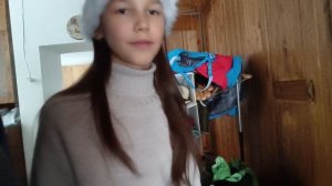 Готовлюсь к Новому году/Клею наклейки/Рисую на окнах/Украшаю ëлку/ВЛОГ Кирус лав✅