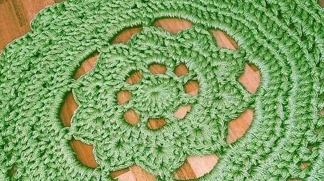 Коврик из дешёвого шнурочка, который вяжется очень легко и просто смотреть онлайн