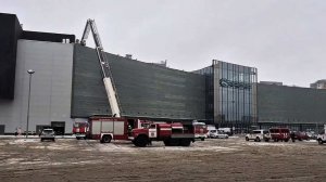 300 человек эвакуировали из ТЦ в Воронеже из-за пожара