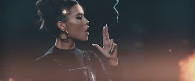 Madison Beer - Good In Goodbye смотреть онлайн