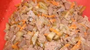 Салат из куриной печени. Маринкины творинки. Всем МИРА и Добра!