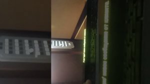 играю в малыша в жёлтом