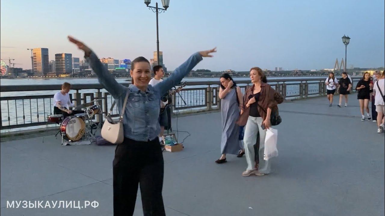 ️ ✈️ и лететь по белому свету став одним движением ветра - музыка улиц рф смотреть онлайн