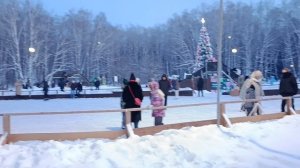 В парке ,,,Гилёвская Роща,,, горки, ёлка,каток ...🌲🌲🌲🎉🎉🎉