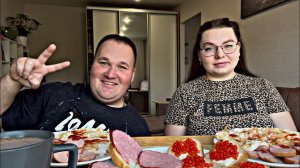 МУКБАНГ ОМЛЕТ, ЖАРЕНЫЕ САРДЕЛЬКИ, бутерброды / ОБЖОР завтрак, бутерброды с икрой и колбасой eating