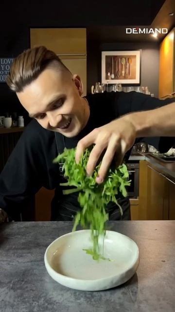 Салат с инжиром, камамбером и рукколой 🥗