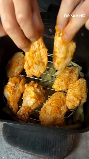 Хрустящие крылышки с фри 🍗