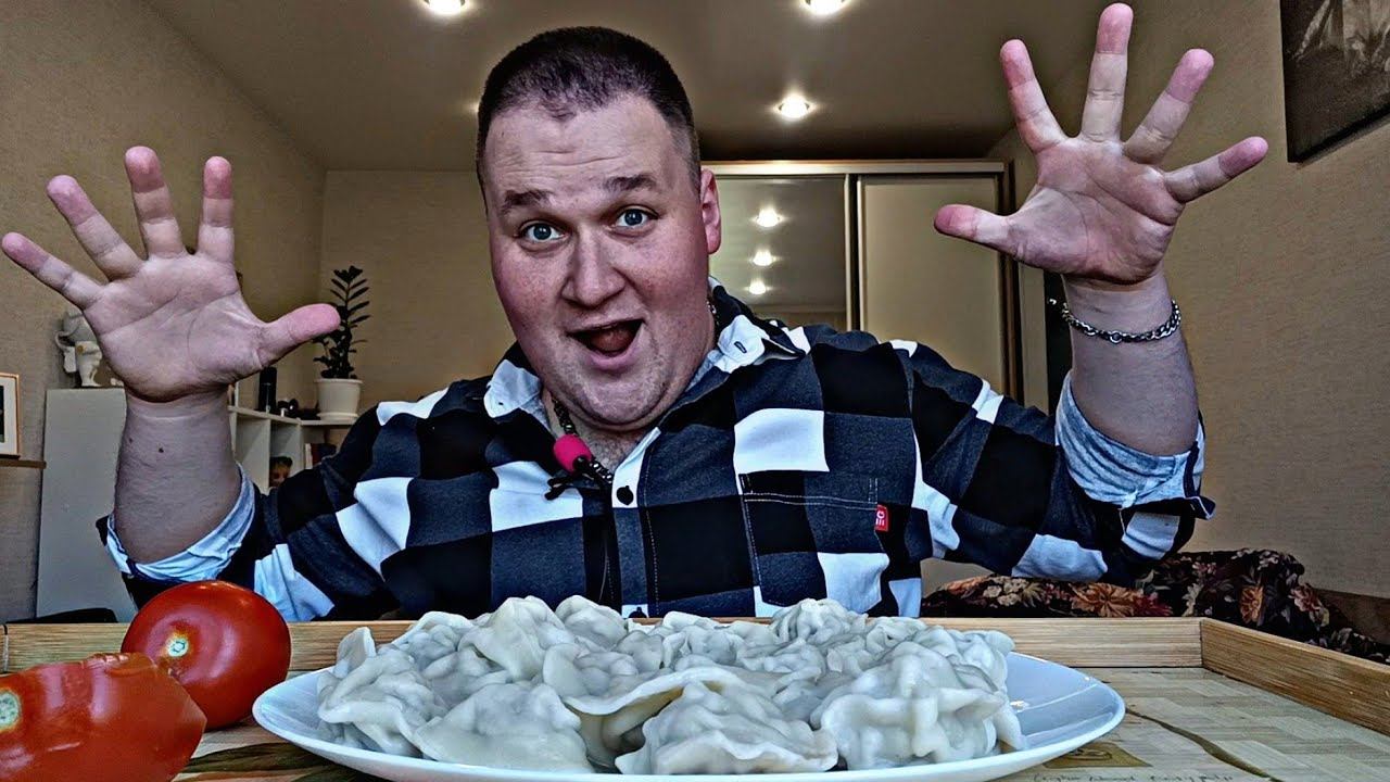 МУКБАНГ ПЕЛЬМЕНИ / ОБЖОР Пельмени домашние с молоком / MUKBANG ASMR смотреть онлайн