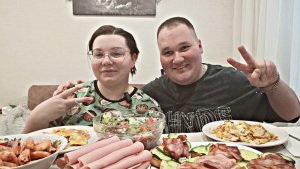 МУКБАНГ брускетта с беконом/креветки/овощной салат/омлет/рулетики из ветчины/обжор, eating asmr