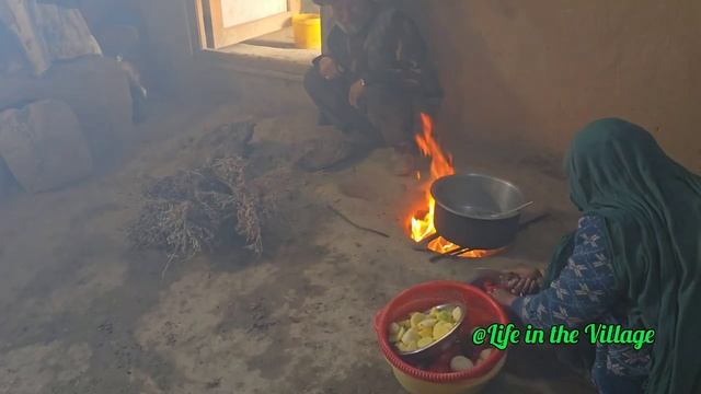 Как выжить в самой холодной деревне Афганистана  Жизнь пожилой пары в деревне. смотреть онлайн